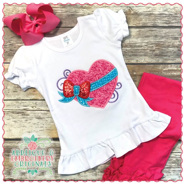 1358 Heart with Bow Applique Design - Image 2