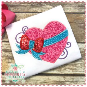 1358 Heart with Bow Applique Design