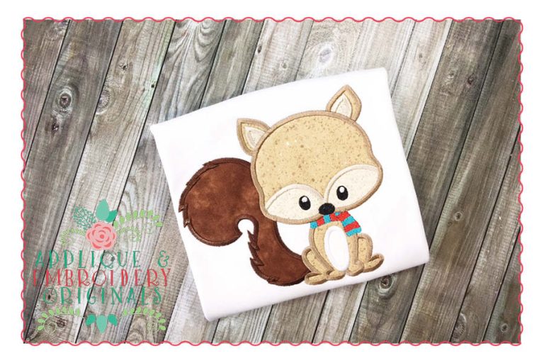 150 Squirrel Scarf Applique Design