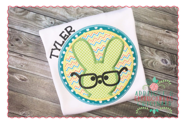 256 Marshmallow Bunny with Glasses Applique Design