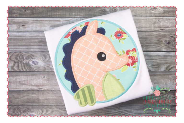 341 Seahorse in Circle Applique Design