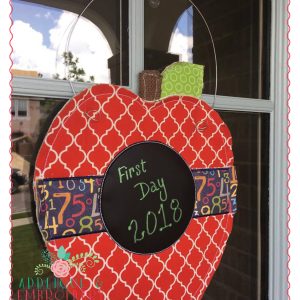 455 Back to School Apple Banner Door Hanger In-The-Hoop Applique Design