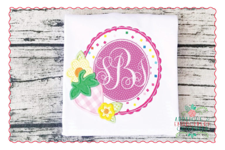466 Strawberry Scalloped Frame Applique Design