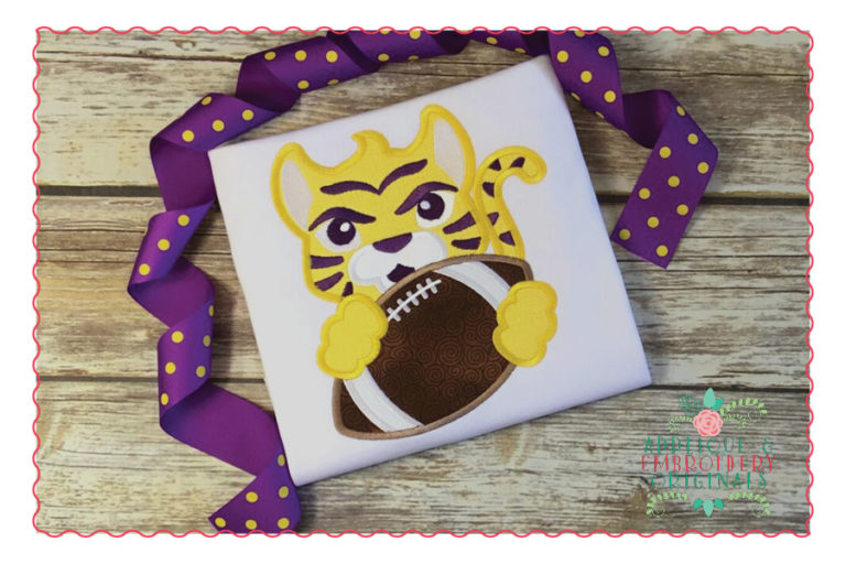 532 Tiger Paw Football Mascot Applique Design