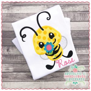 1456 Bee Holding Flower Applique Design
