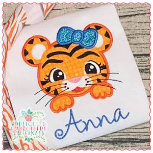 1629 Tiger Peeker Girl Applique Design