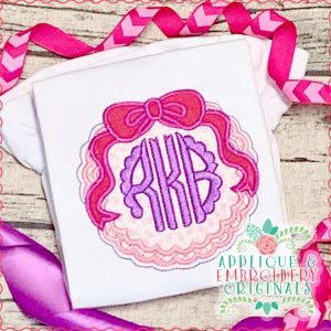 1789 Bow Scalloped Monogram Frame Applique Design