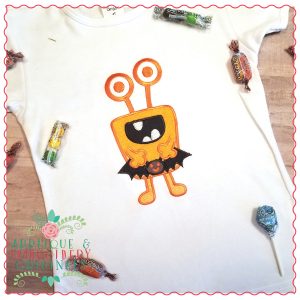701 Halloween Monster with Bat Applique Design