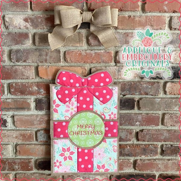 2246 Gift Box Door Hanger In-The-Hoop Design - Image 3
