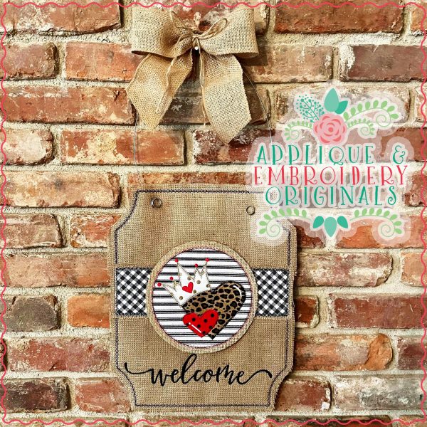 2900 Crown with Double Hearts Welcome Interchangeable Tab Design - Image 3