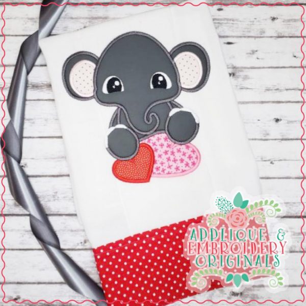 2909 Elephant Sitting on Heart Applique Design - Image 2