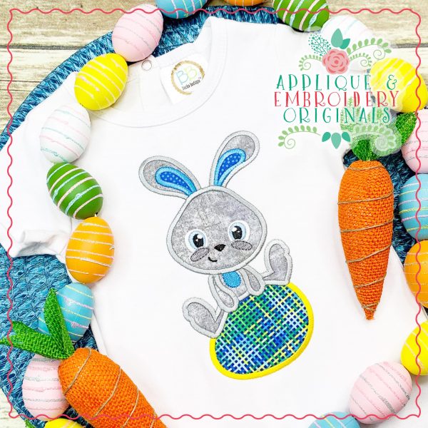 3186 Bunny Boy on Egg Applique Design - Image 2