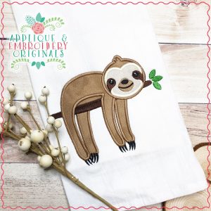 2600 Sloth on Branch Applique Design